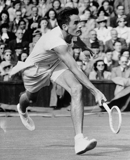Dia menang di Wimbledon pada tahun 1948 dan mengambil beberapa gelar ganda sebelum pindah ke Brasil dan mendirikan rantai makanan cepat saji.